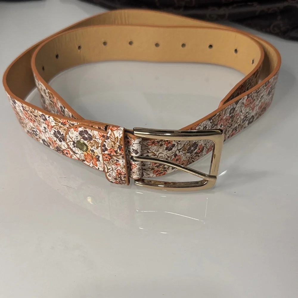 Source Unknown Floral Women's Belt with Gold Buckle